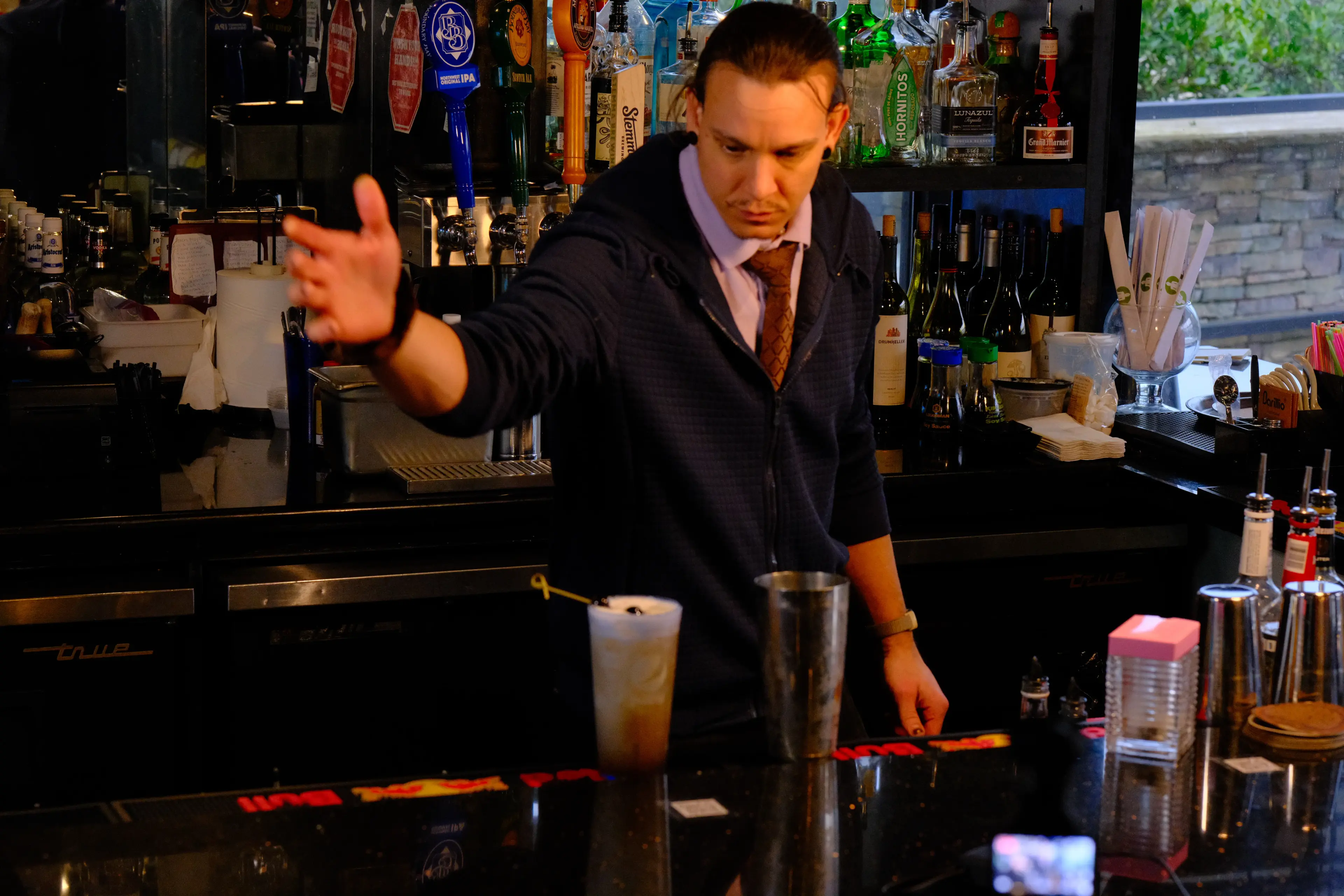 Zen Sushi & Bar cocktails and bar atmosphere